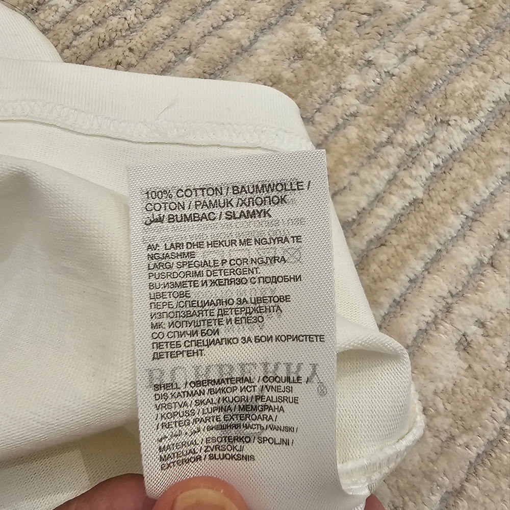 Burberry Tee - Picture 6 of 6